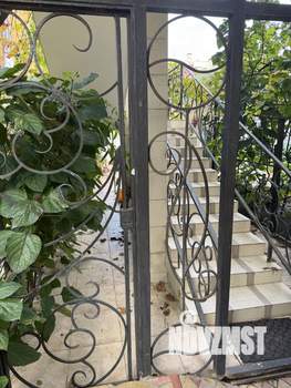 Дом 200м², 3-этажный, участок 1 сот.