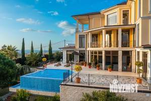 Дом 1200м², 3-этажный, участок 22 сот.