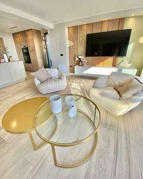 Дом 250м², 2-этажный, участок 8 сот.