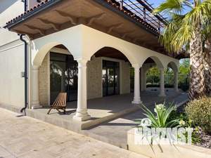 Дом 254м², 2-этажный, участок 7 сот.