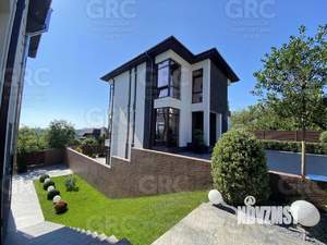 Дом 240м², 3-этажный, участок 4 сот.