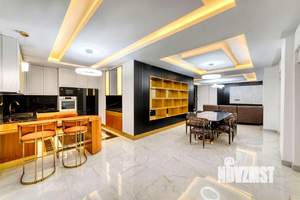 Коттедж 300м², 3-этажный, участок 8 сот.