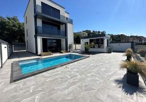 Дом 280м², 3-этажный, участок 5 сот.