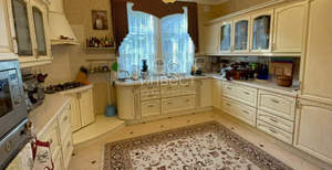 Дом 350м², 3-этажный, участок 10 сот.