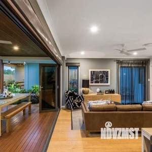 Дом 279м², 2-этажный, участок 8 сот.