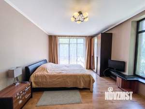 Дом 235м², 3-этажный, участок 7 сот.