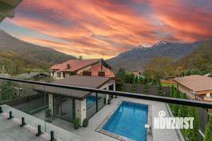 Дом 286м², 2-этажный, участок 8 сот.