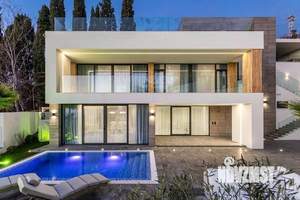 Дом 270м², 2-этажный, участок 9 сот.