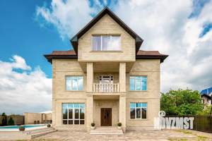 Дом 360м², 3-этажный, участок 6 сот.