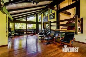 Дом 270м², 2-этажный, участок 10 сот.