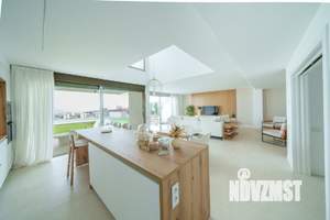 Дом 300м², 2-этажный, участок 8 сот.