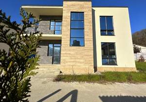 Дом 190м², 2-этажный, участок 5 сот.