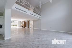 Дом 1500м², 3-этажный, участок 30 сот.