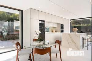 Коттедж 180м², 2-этажный, участок 8 сот.