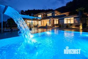 Дом 1500м², 3-этажный, участок 30 сот.