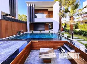 Дом 300м², 2-этажный, участок 8 сот.