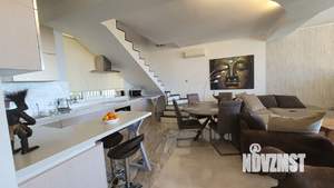 Дом 250м², 3-этажный, участок 6 сот.