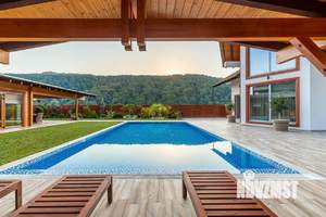 Дом 280м², 2-этажный, участок 7 сот.