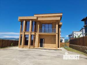 Коттедж 300м², 3-этажный, участок 5 сот.