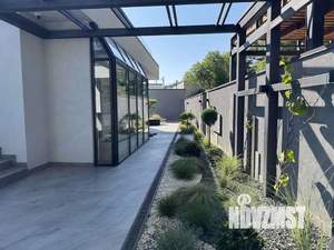 Дом 224м², 2-этажный, участок 4 сот.