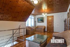 Дом 284м², 3-этажный, участок 5 сот.