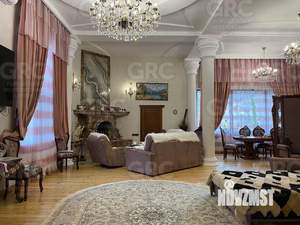 Дом 650м², 3-этажный, участок 10 сот.