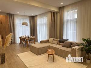 Дом 220м², 2-этажный, участок 4 сот.