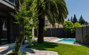 Дом 288м², 3-этажный, участок 8 сот.