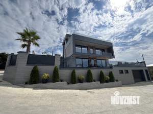 Дом 294м², 3-этажный, участок 5 сот.