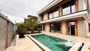 Дом 300м², 2-этажный, участок 6 сот.