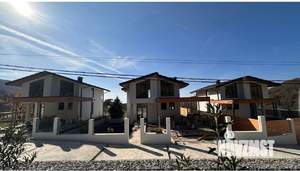 Дом 180м², 2-этажный, участок 5 сот.