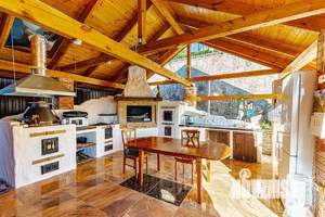 Дом 400м², 2-этажный, участок 11 сот.