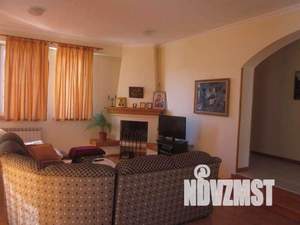 Дом 437м², 3-этажный, участок 8 сот.