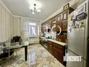 Дом 260м², 3-этажный, участок 8 сот.