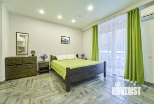 Дом 350м², 2-этажный, участок 6 сот.