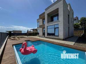 Дом 272м², 2-этажный, участок 7 сот.