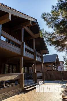 Дом 220м², 2-этажный, участок 6 сот.