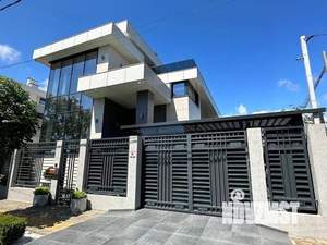 Коттедж 280м², 3-этажный, участок 9 сот.