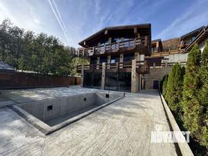 Дом 450м², 3-этажный, участок 15 сот.