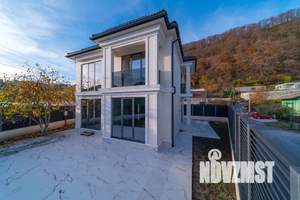 Коттедж 240м², 3-этажный, участок 4 сот.