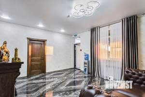 Коттедж 350м², 3-этажный, участок 6 сот.