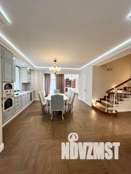 Коттедж 180м², 2-этажный, участок 5 сот.