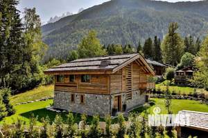 Дом 330м², 3-этажный, участок 13 сот.