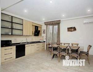 Дом 300м², 2-этажный, участок 8 сот.