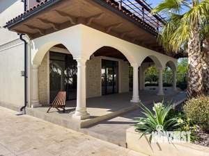 Дом 180м², 2-этажный, участок 6 сот.