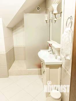 Дом 200м², 2-этажный, участок 10 сот.