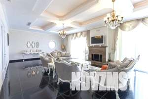 Дом 1100м², 3-этажный, участок 50 сот.