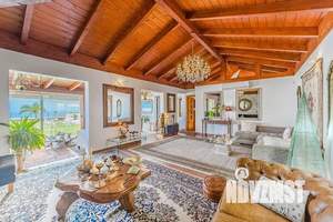 Дом 253м², 2-этажный, участок 10 сот.