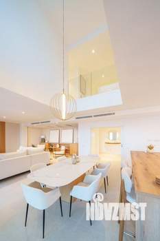 Дом 300м², 2-этажный, участок 8 сот.