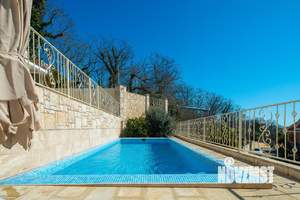 Дом 200м², 3-этажный, участок 6 сот.